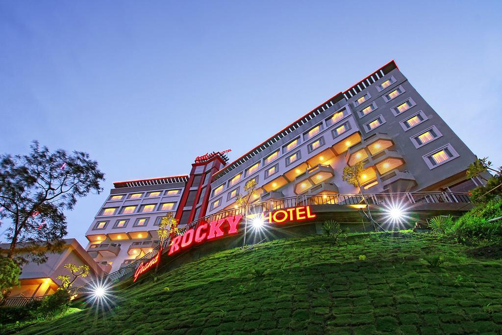 Grand Rocky Hotel Bukittinggi Exterior foto
